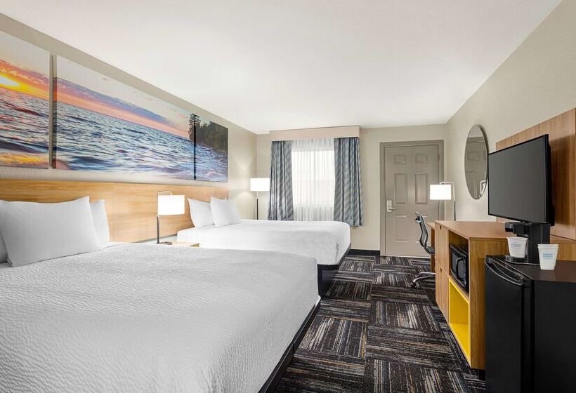 Отель Days Inn By Wyndham Paris