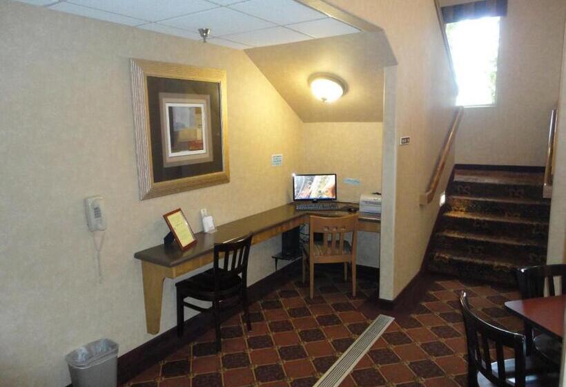 בית מלון כפרי Days Inn By Wyndham Rapid City