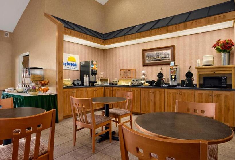בית מלון כפרי Days Inn By Wyndham Rapid City