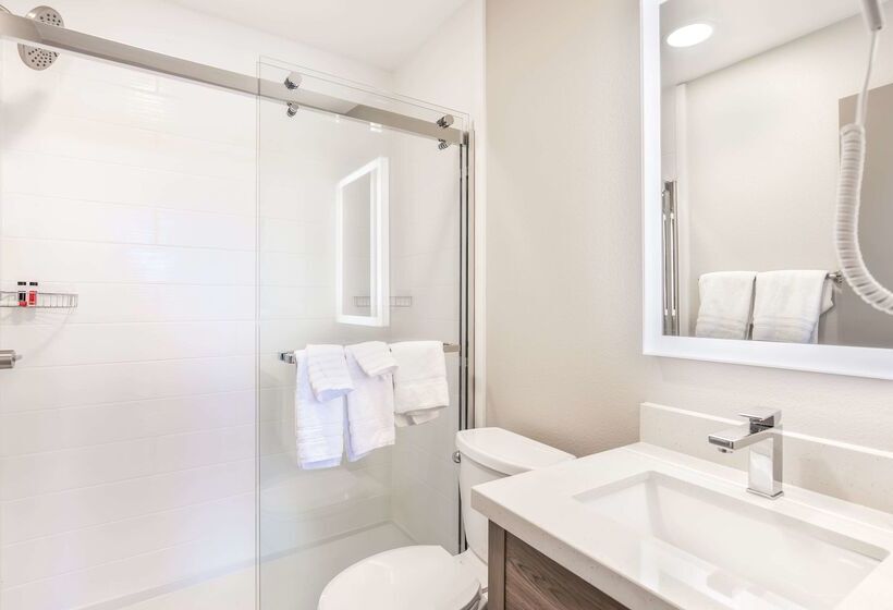 בית מלון כפרי Days Inn By Wyndham Red Bluff