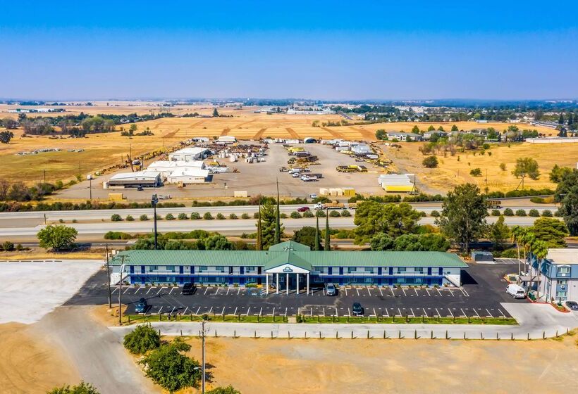 בית מלון כפרי Days Inn By Wyndham Red Bluff
