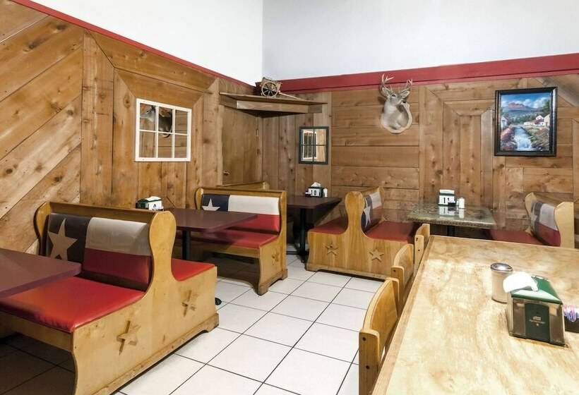 ホテル Days Inn By Wyndham San Antonio Lytle