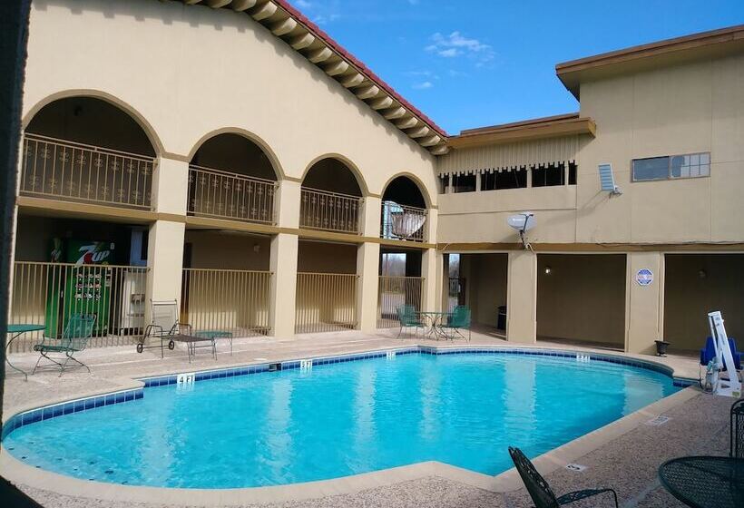 ホテル Days Inn By Wyndham San Antonio Lytle