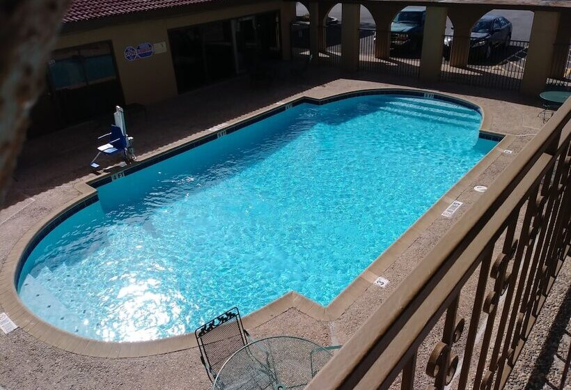 ホテル Days Inn By Wyndham San Antonio Lytle