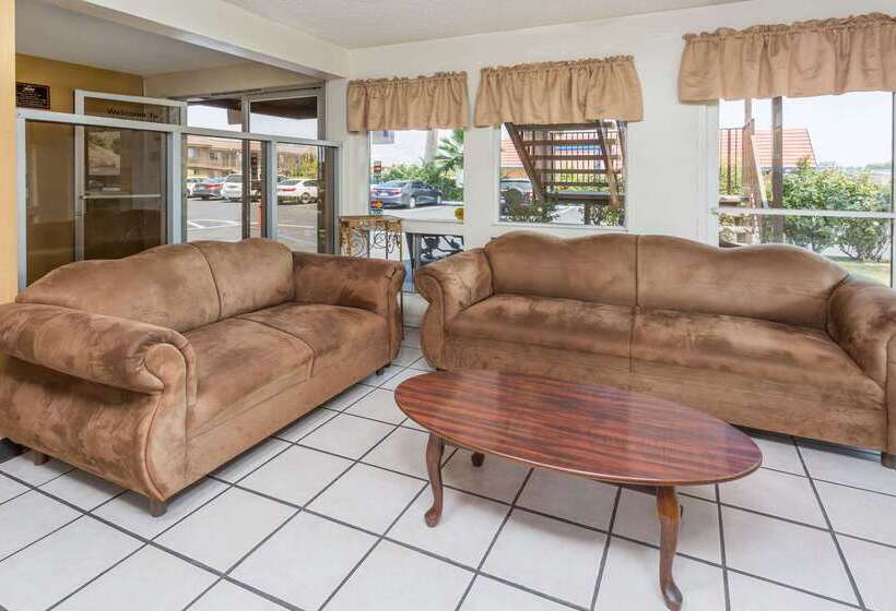 Отель Days Inn By Wyndham In San Bernardino