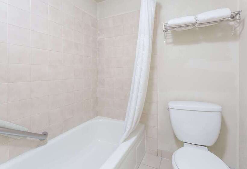 Отель Days Inn By Wyndham In San Bernardino