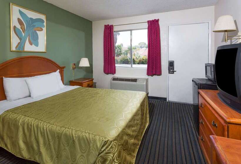 Отель Days Inn By Wyndham In San Bernardino