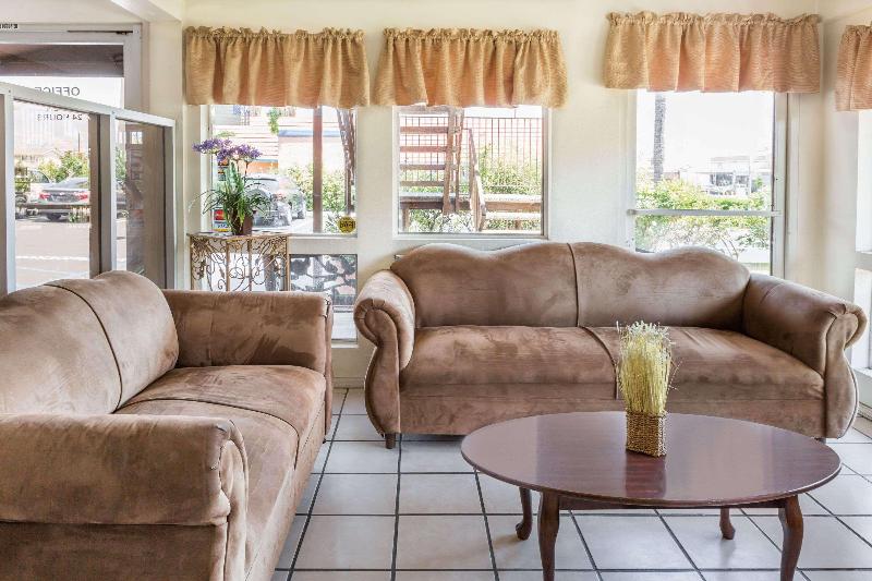 בית מלון כפרי Days Inn By Wyndham In San Bernardino