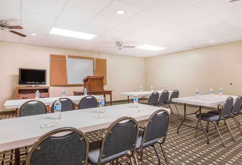 ホテル Days Inn By Wyndham Trenton