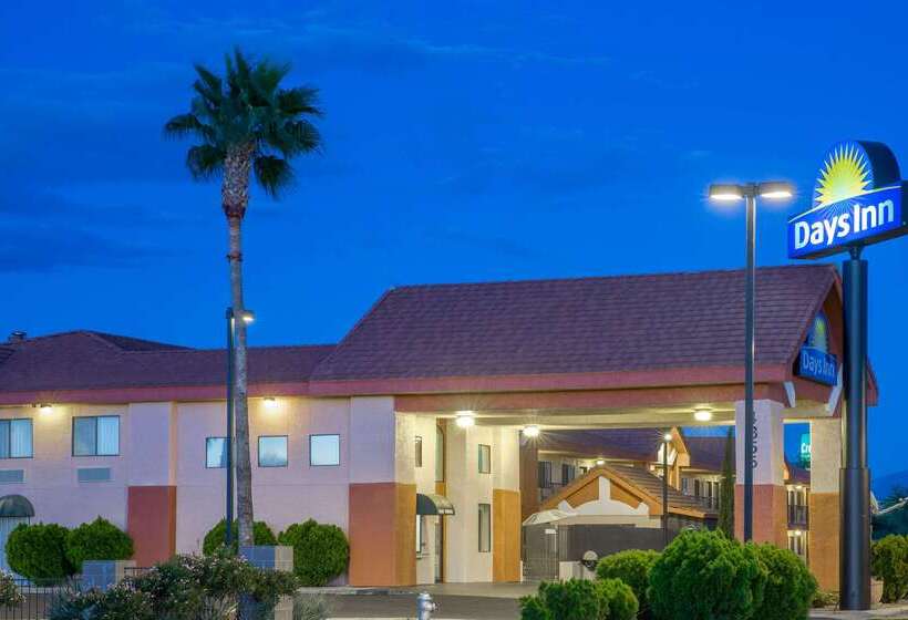 هتل Days Inn By Wyndham Tucson Airport