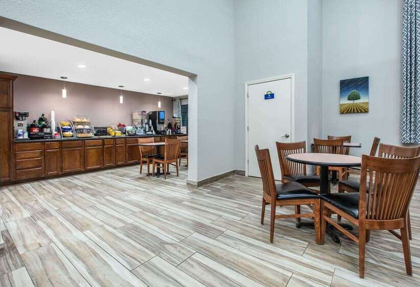 فندق Days Inn By Wyndham Waco Near Downtown University