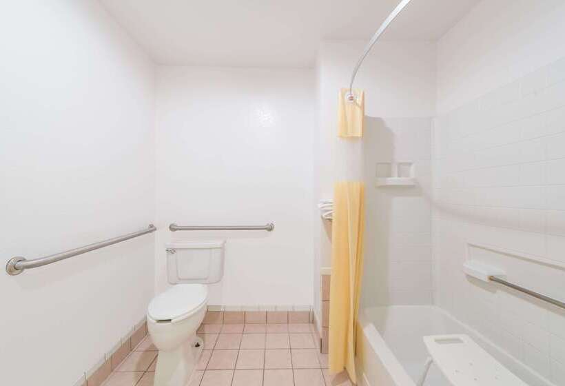 فندق Days Inn By Wyndham Waco Near Downtown University