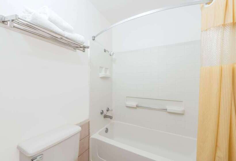 فندق Days Inn By Wyndham Waco Near Downtown University