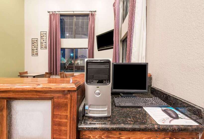 فندق Days Inn By Wyndham Waco Near Downtown University