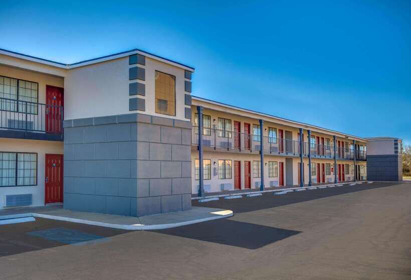 فندق Days Inn By Wyndham Waco Near Downtown University