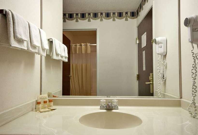 호텔 Days Inn By Wyndham Walcott Davenport