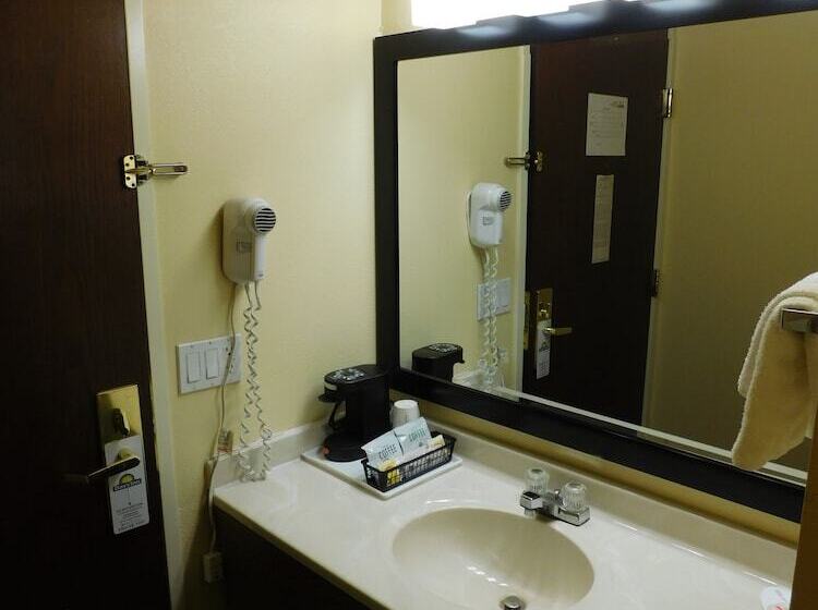 호텔 Days Inn By Wyndham Walcott Davenport