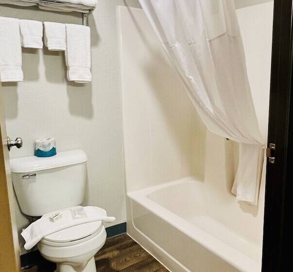 فندق Days Inn By Wyndham Wall