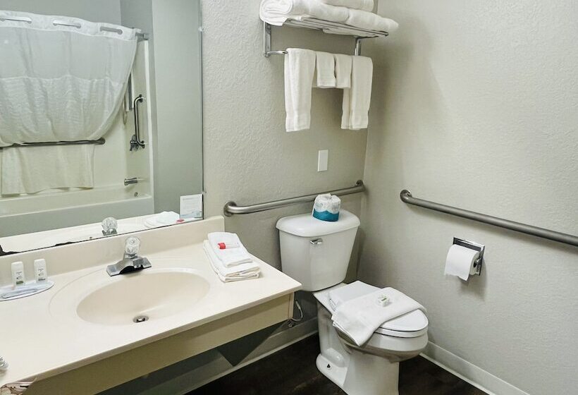 فندق Days Inn By Wyndham Wall