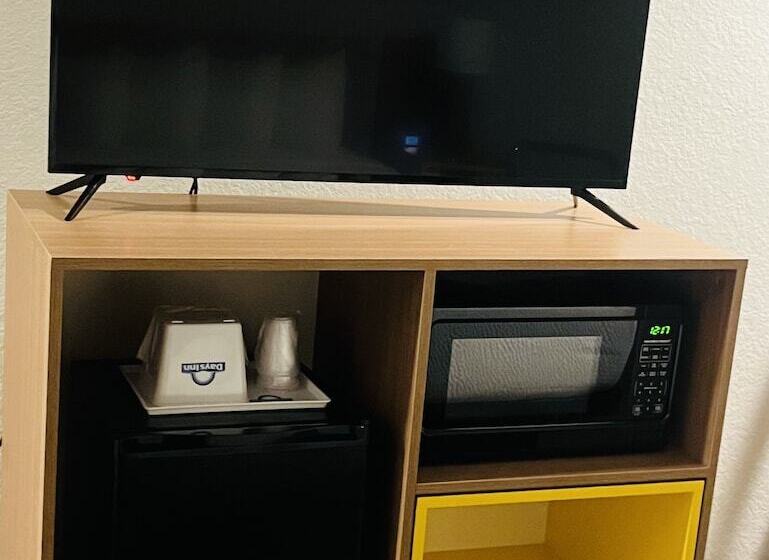 فندق Days Inn By Wyndham Wall