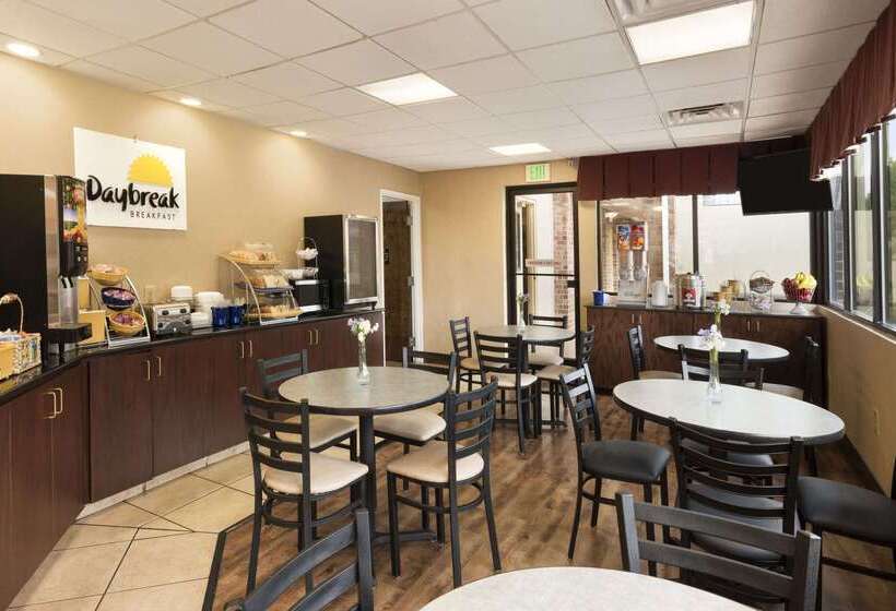 호텔 Days Inn By Wyndham Weldon Roanoke Rapids