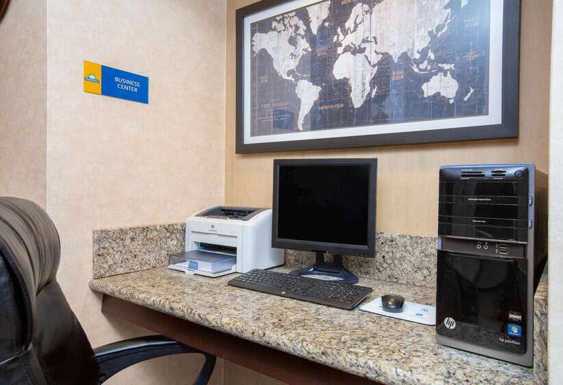 فندق Days Inn By Wyndham Woodland