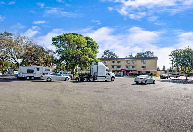 فندق Days Inn By Wyndham Woodland