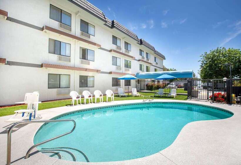 فندق Days Inn By Wyndham Woodland