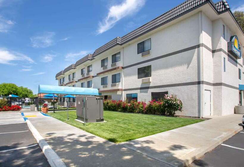 فندق Days Inn By Wyndham Woodland