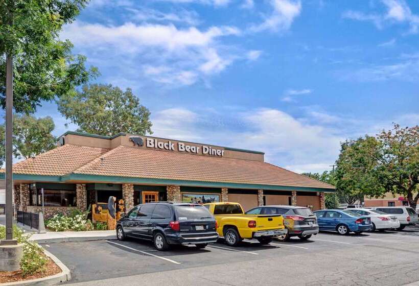 فندق Days Inn By Wyndham Woodland