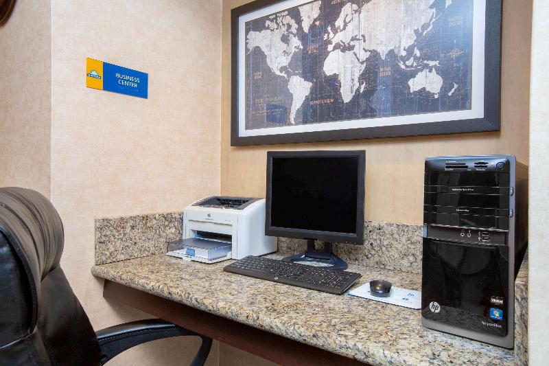 فندق Days Inn By Wyndham Woodland