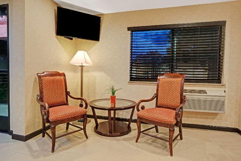 فندق Days Inn By Wyndham Woodland