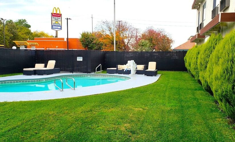 فندق Days Inn By Wyndham Woodland