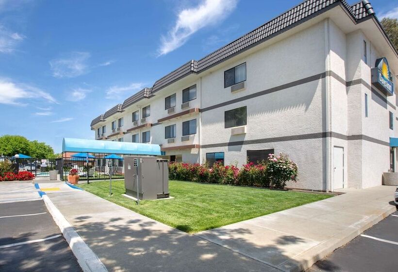 فندق Days Inn By Wyndham Woodland