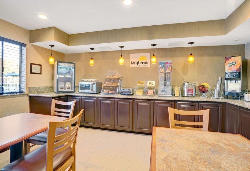 فندق Days Inn By Wyndham Woodland