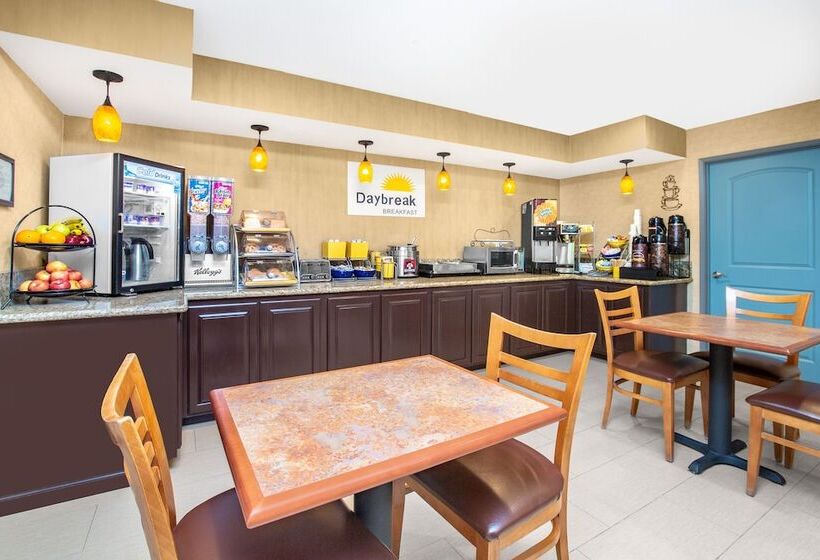 فندق Days Inn By Wyndham Woodland