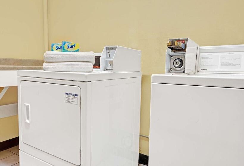 فندق Days Inn By Wyndham Woodland