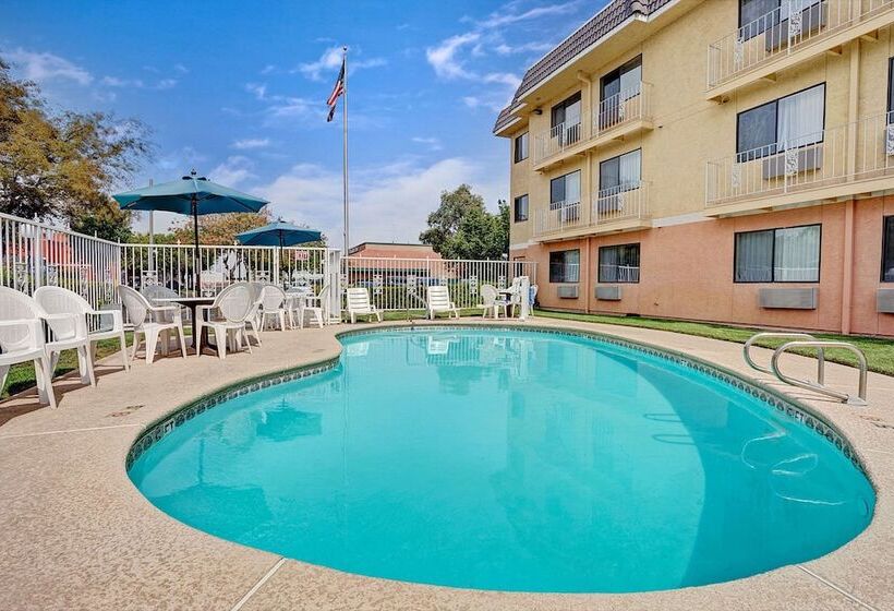 فندق Days Inn By Wyndham Woodland