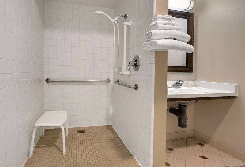 فندق Days Inn By Wyndham Woodland