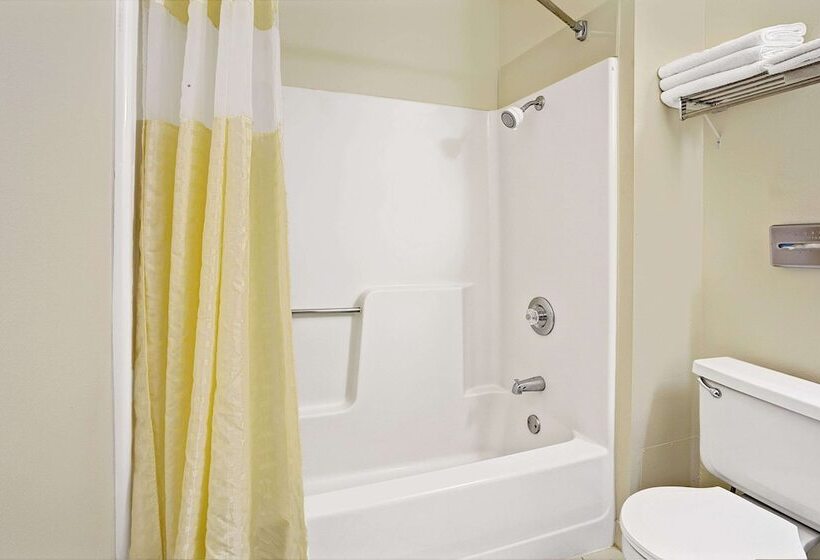 فندق Days Inn By Wyndham Woodland