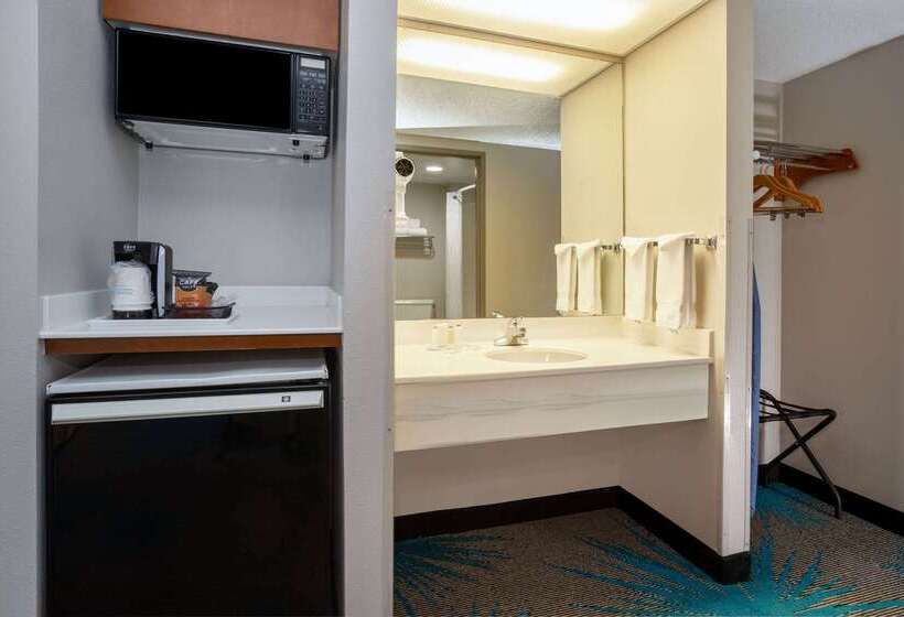 酒店 Days Inn & Suites By Wyndham Denver International Airport