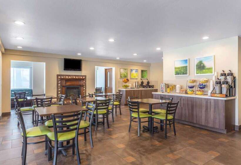 هتل Days Inn & Suites By Wyndham East Flagstaff