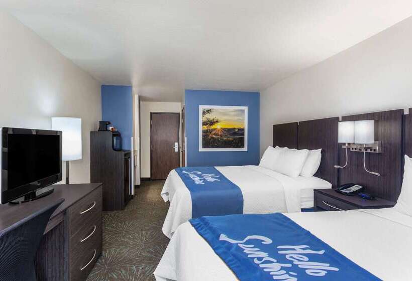 هتل Days Inn & Suites By Wyndham East Flagstaff