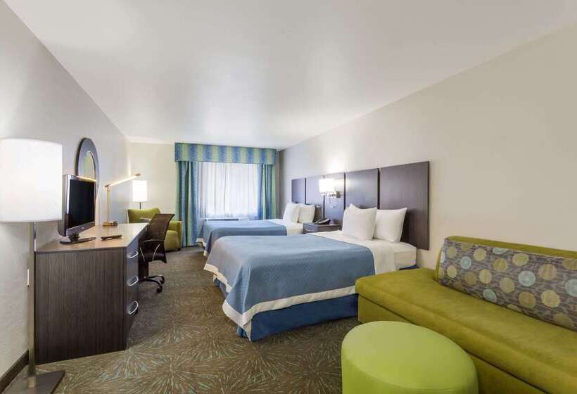 هتل Days Inn & Suites By Wyndham East Flagstaff
