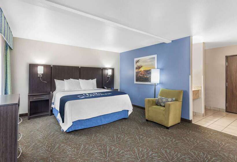 هتل Days Inn & Suites By Wyndham East Flagstaff