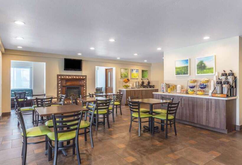 هتل Days Inn & Suites By Wyndham East Flagstaff