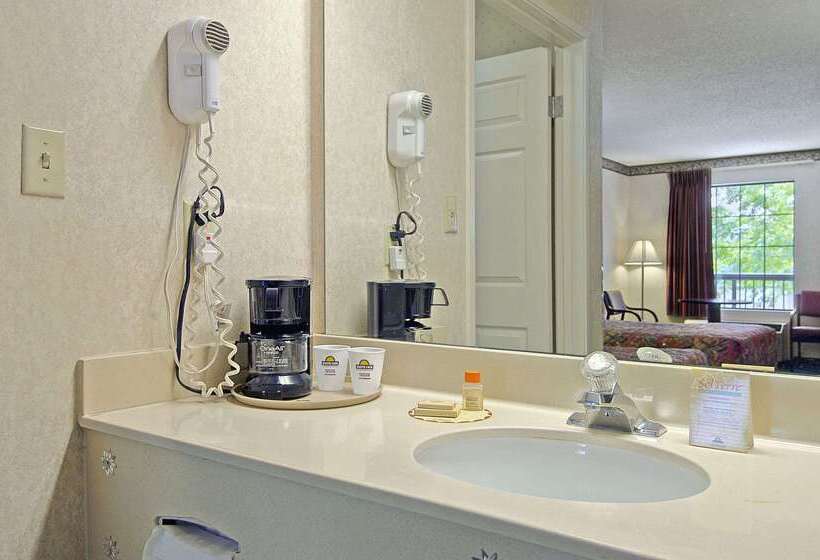 فندق Days Inn & Suites By Wyndham Fort Valley