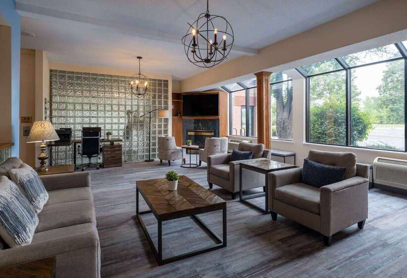 فندق Days Inn & Suites By Wyndham Madison