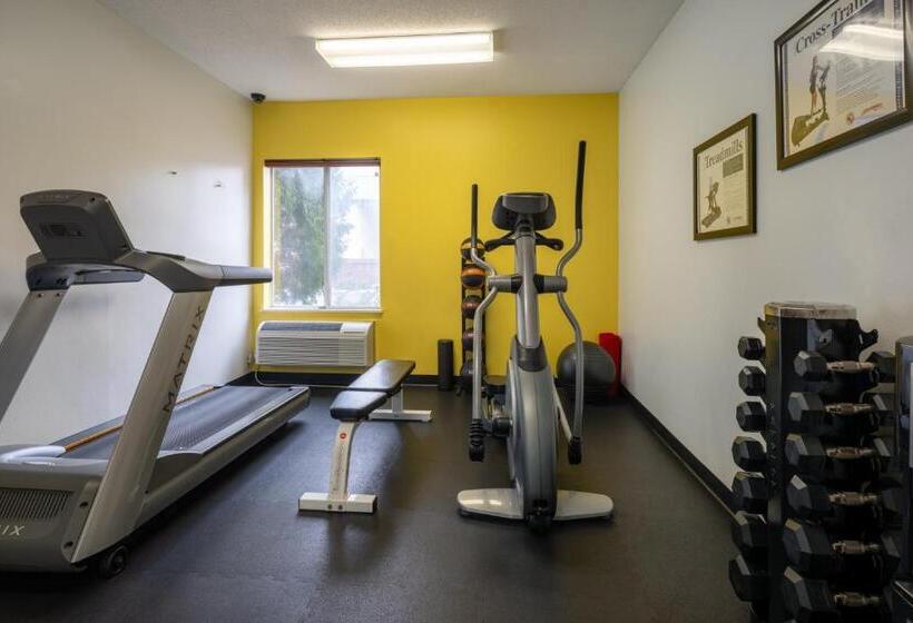 فندق Days Inn & Suites By Wyndham Madison