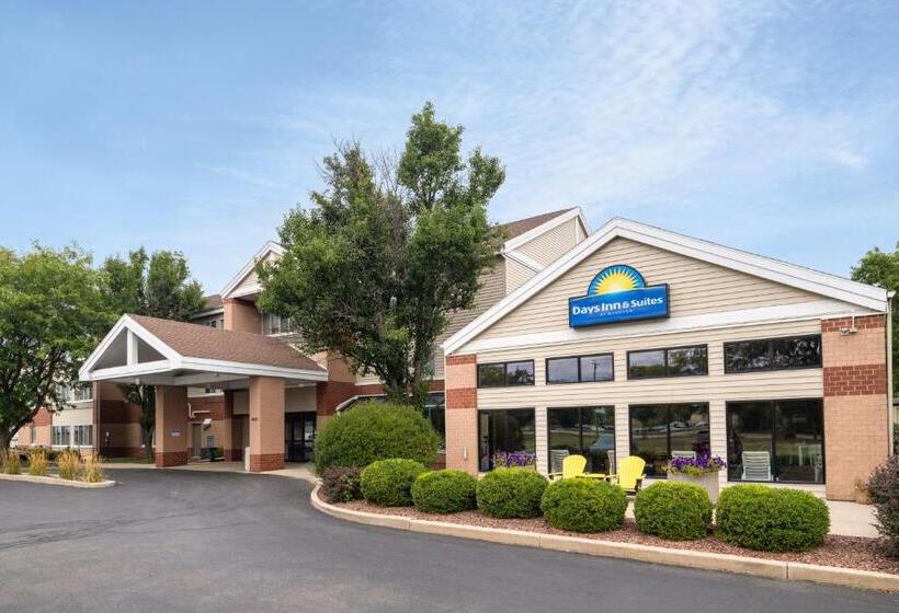 هتل Days Inn & Suites By Wyndham Madison